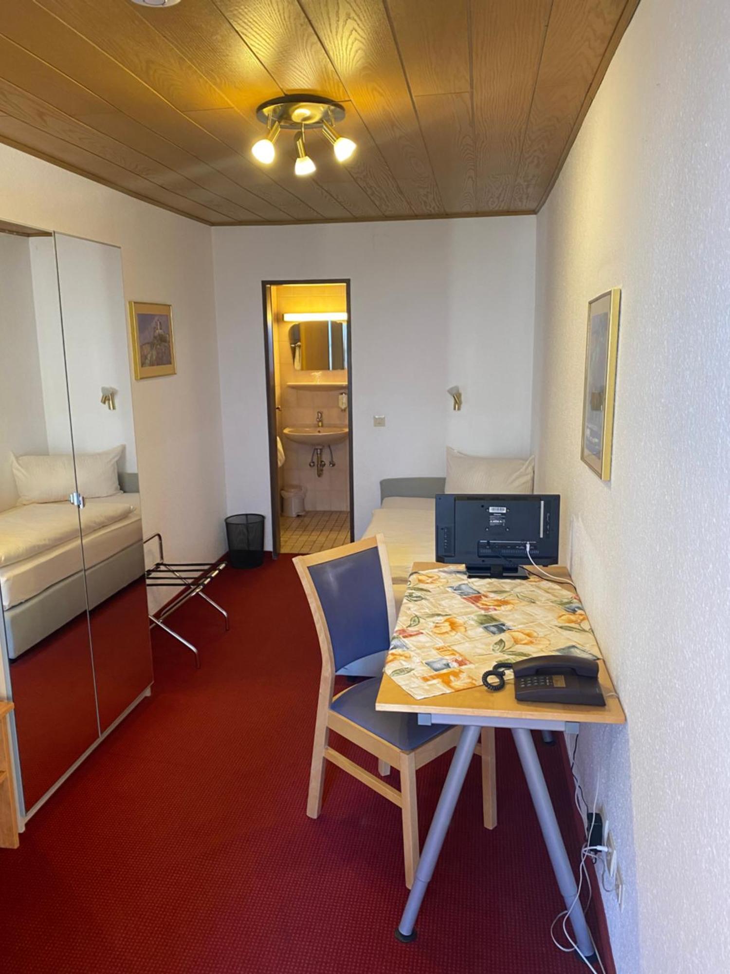 Gaestehaus Vis-A-Vis Rüdesheim am Rhein Eksteriør billede